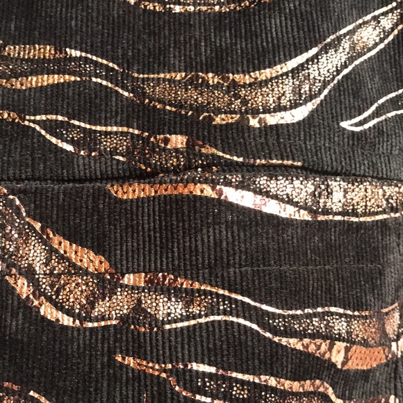 NWOT! LINEAR ZIP FRONT PEPLUM STYLE CORDUROY ANIMAL METALLIC PRINT JACKET SMALL - Picture 3 of 6